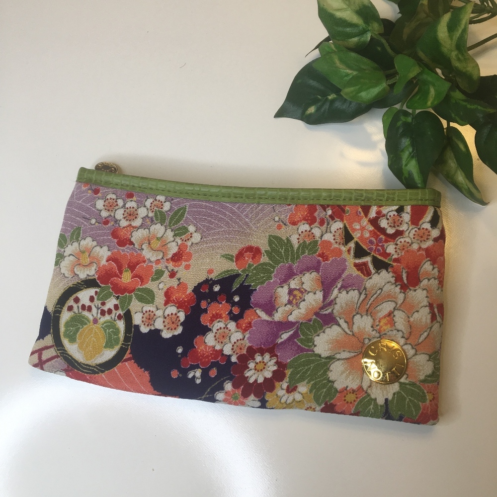 NWOT Cris Notti Makeups Bag